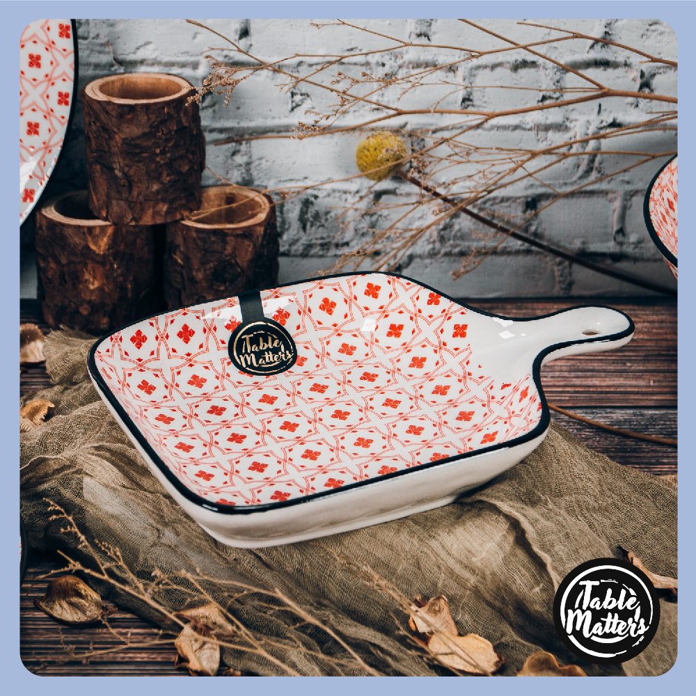 8-CrisscrossRed-6-inch-Square-Plate-With-Handle-Tableware-ProductListing